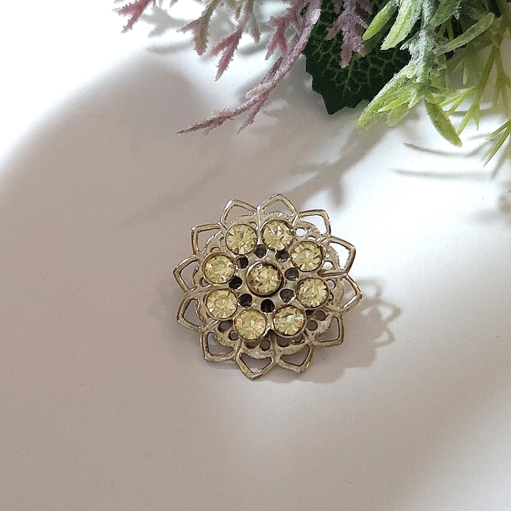 Vintage Yellow Crystal Gold Filigree Flower Brooch - Picture 3 of 15